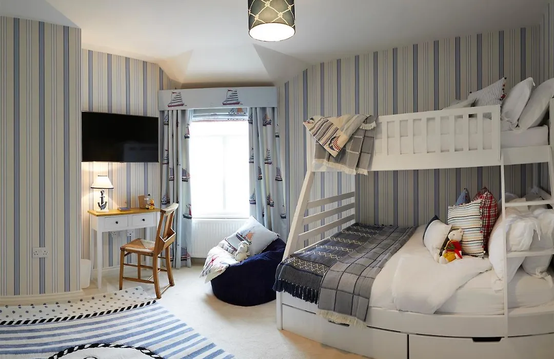 The Plough Inn & Cottages-1